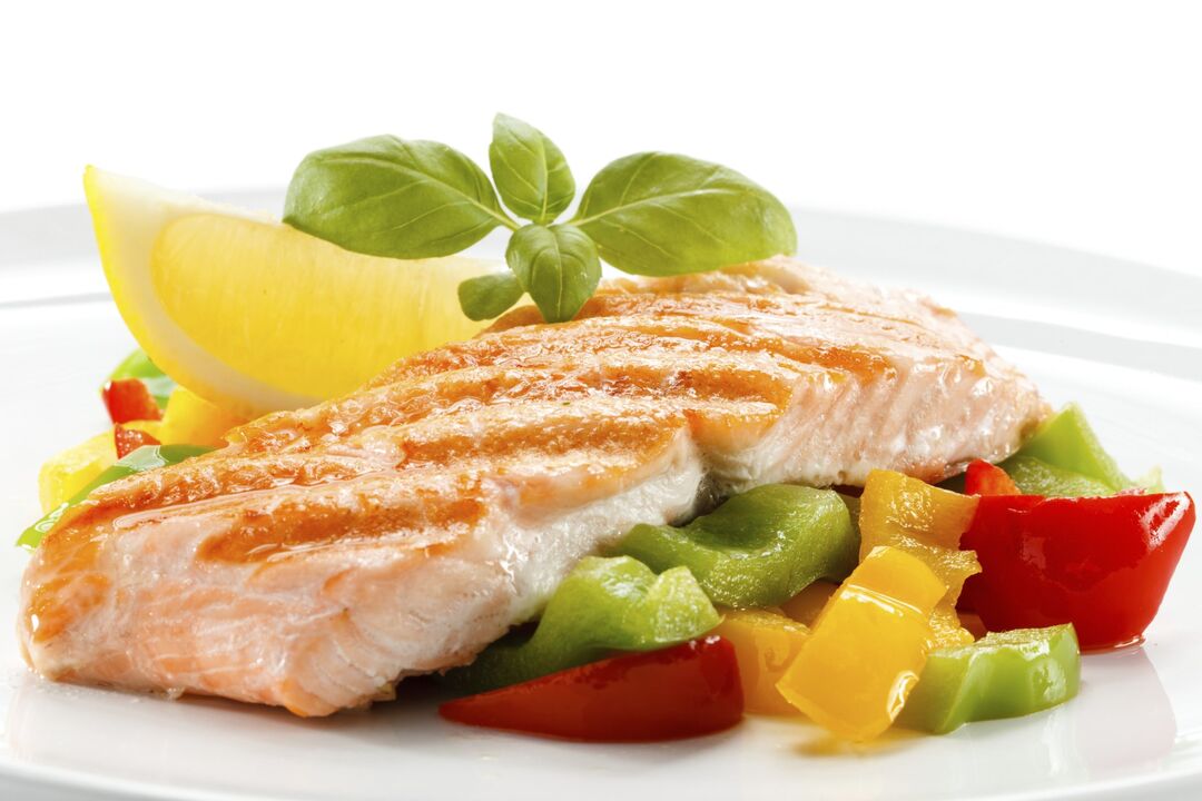 Ribe, kuhane na pari ali na žaru v dieti z visoko vsebnostjo beljakovin
